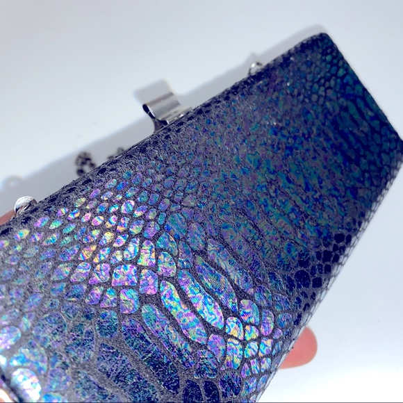 *SOLD* Iridescent Snake Print Clutch Purse w/ Chain - Picture 7 of 7